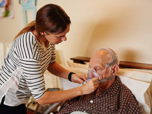COPD-patiënt-zorg-thuis-niet-invasief-beademing