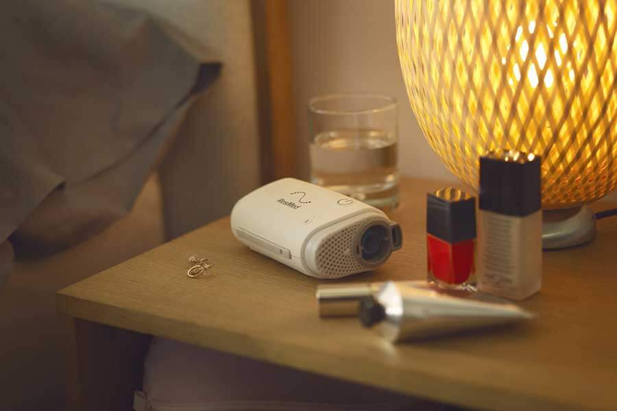 airmini-cpap-reis-apparaat-voor-therapie-onderweg