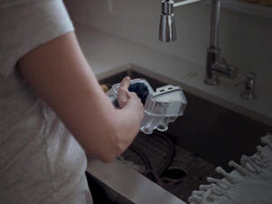 clean-cpap-humidifier-water-tub-tips-resmed-100