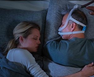 Minimalist-quiet-full-face-mask-sleep-beademings-zorg-ResMed-AirFit-F30