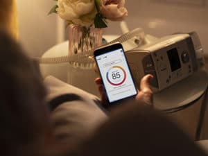 slaapapneu-patiënten-volgen-voortgang-app-resmed